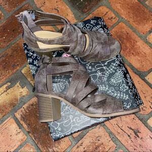 Dollhouse Brown Ripp Strappy Block Heel